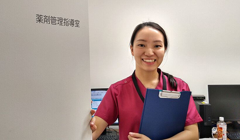 これから服薬指導に向かう病棟薬剤師